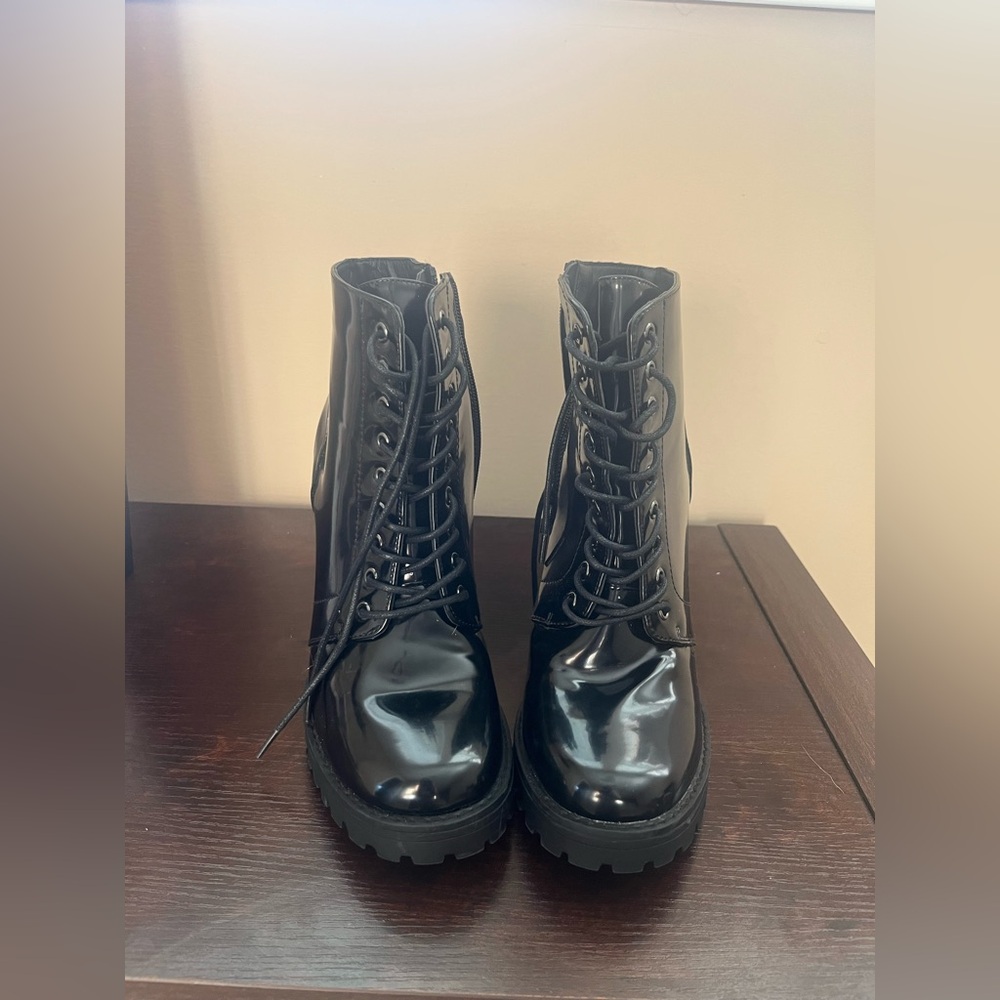 Forever 21 Black Chucky Platform Lace Up Block Heel Boots size 9